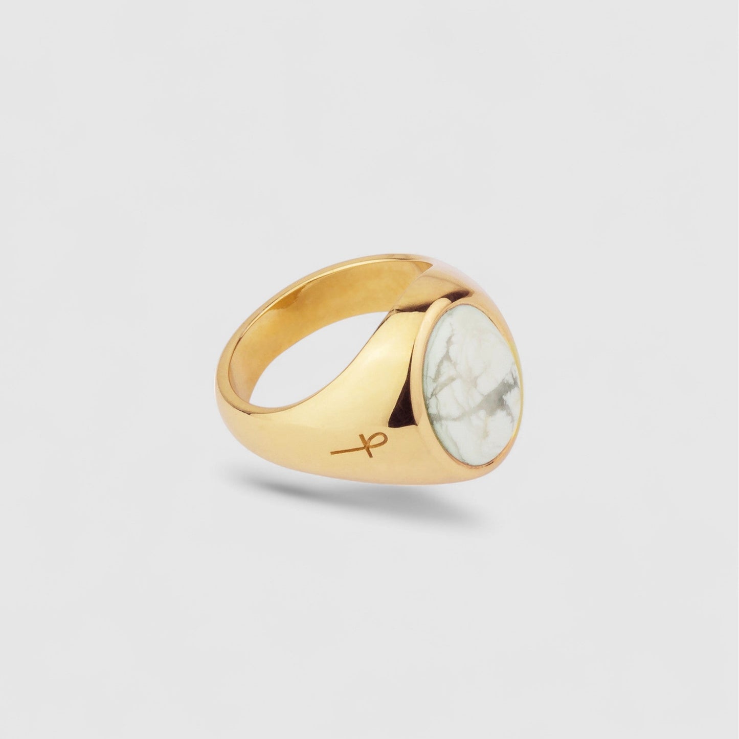 9CT GOLD HOWLITE SIGNET RING