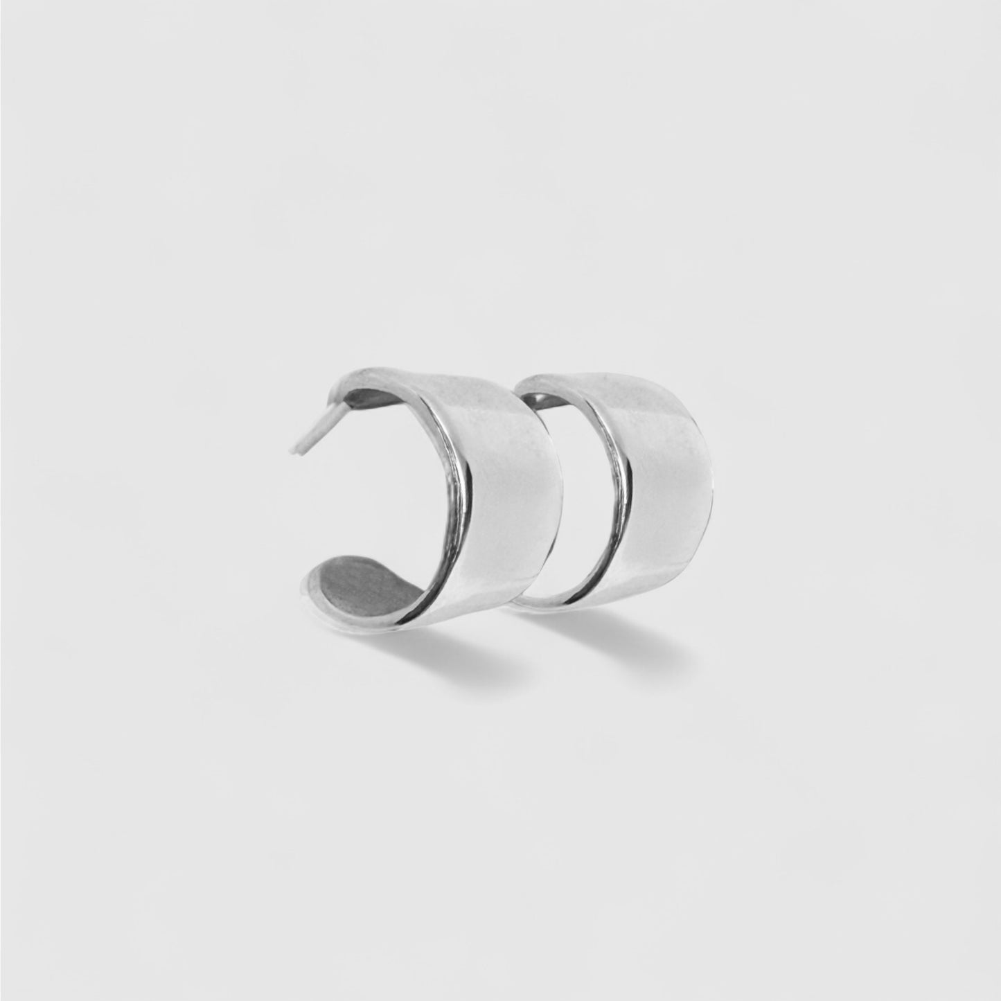 WIDE SILVER HUGGIE