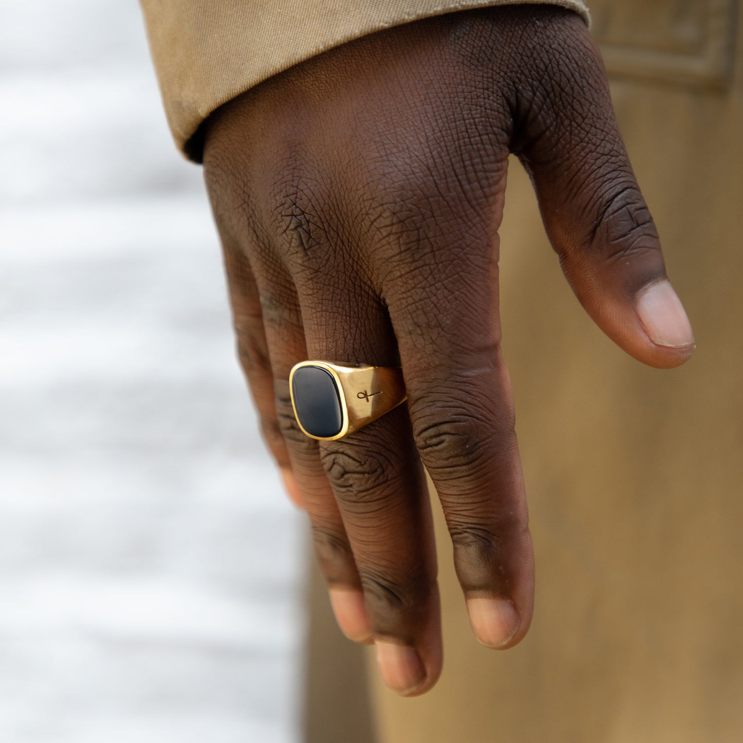 ONYX SQUARE SIGNET GOLD