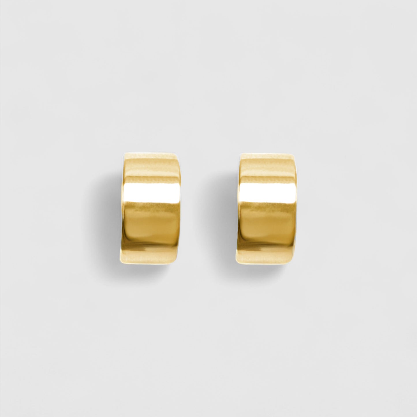 WIDE GOLD HUGGIE