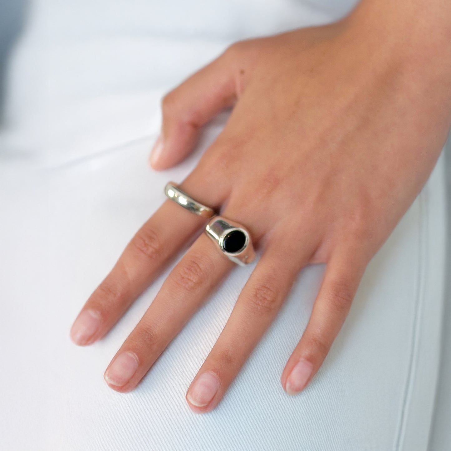 PEARL MINI SIGNET GOLD