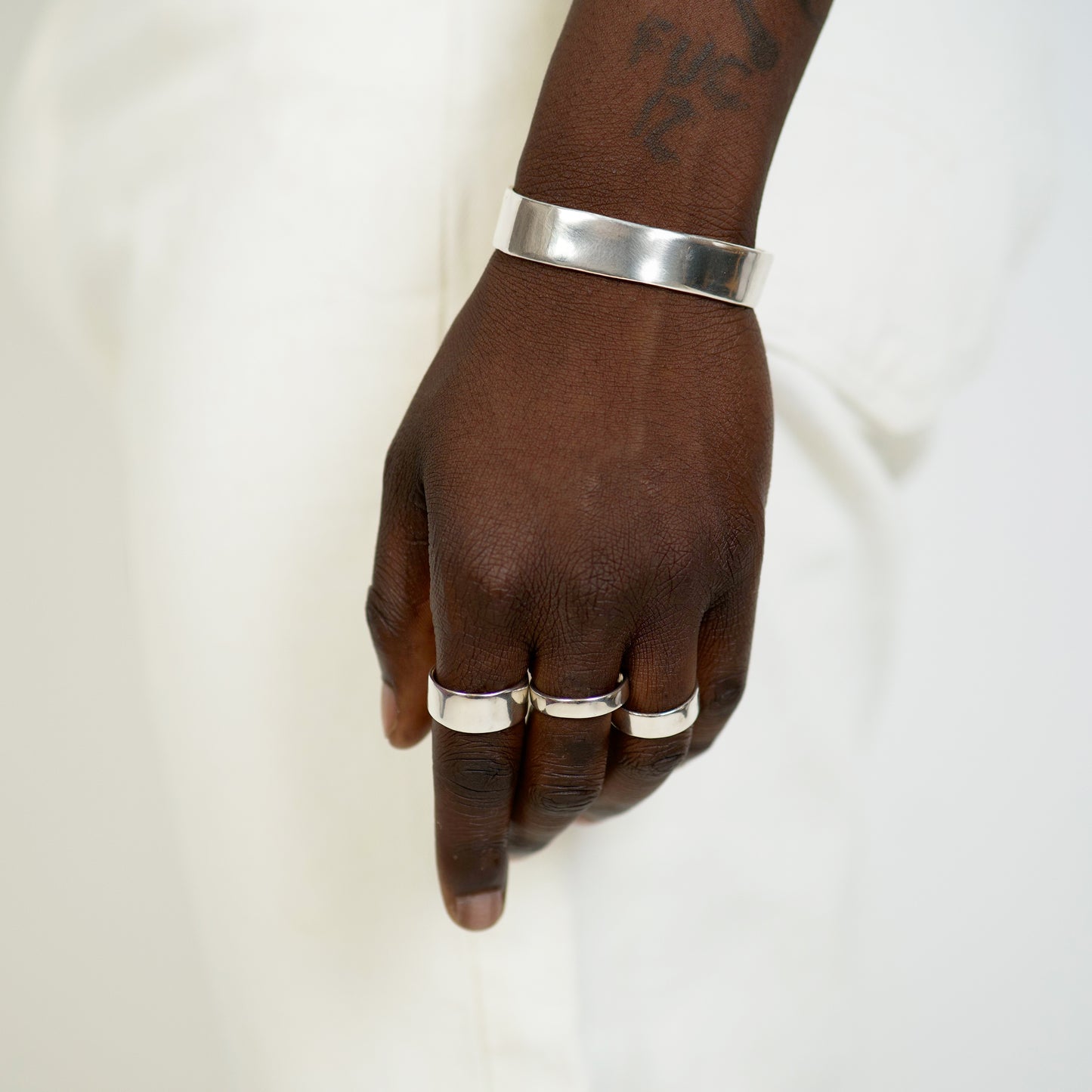 PLAIN SILVER BANGLE