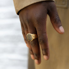 GOLD JAMESTOWN BLACK ONYX SQUARE STONE RING